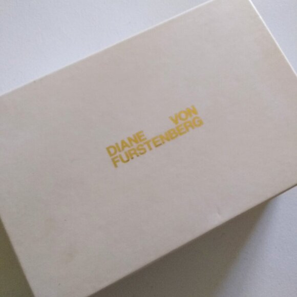 NWB Sz 7.5 ~ Diane von Furstenberg ~ Chic & Upscale Black Strappy Suede Sandals - Picture 4 of 13